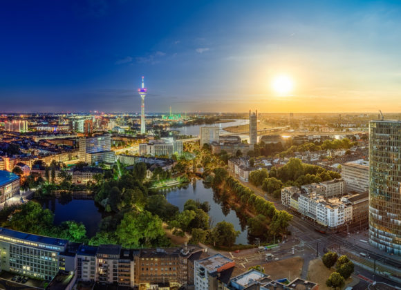 Düsseldorf Tag und Nacht Panorama