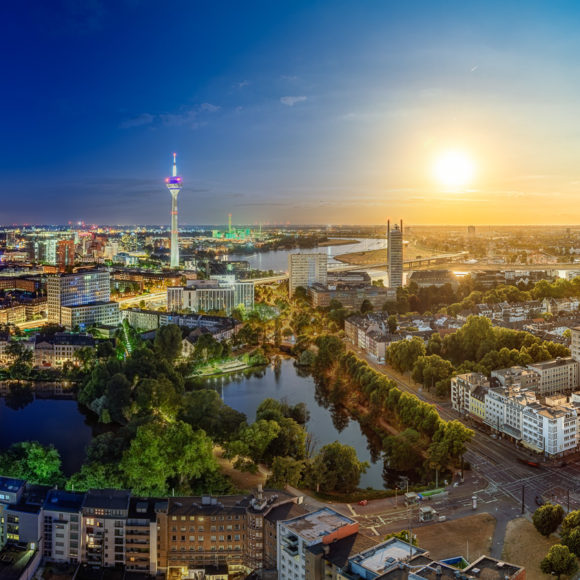 Düsseldorf Tag und Nacht Panorama
