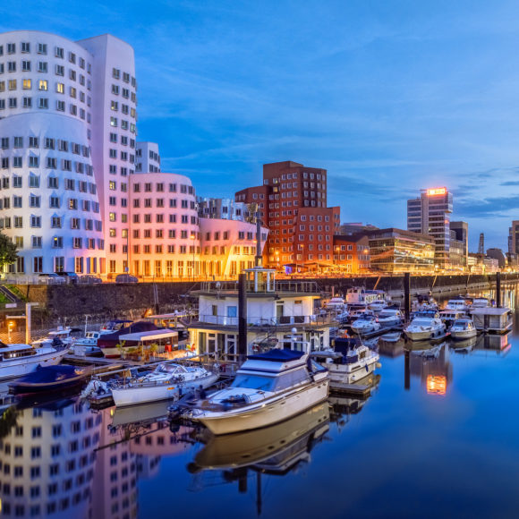 Düsseldorf bei Nacht – Medienhafen