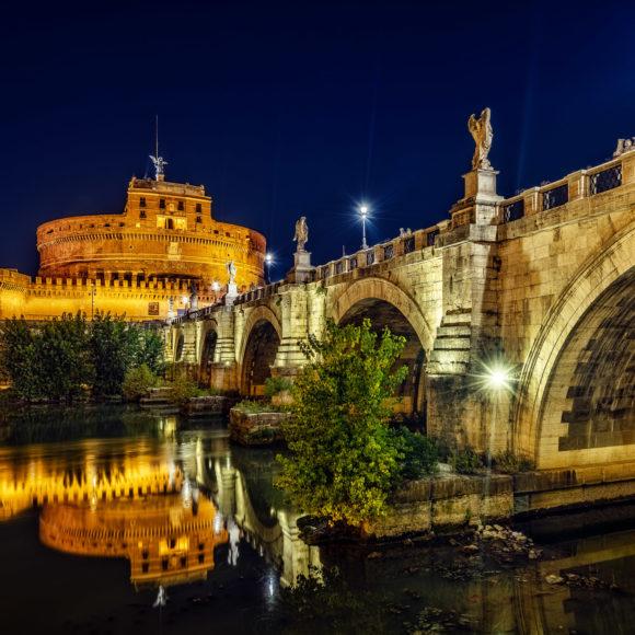 Rom bei Nacht – Engelsbrücke und Engelsburg