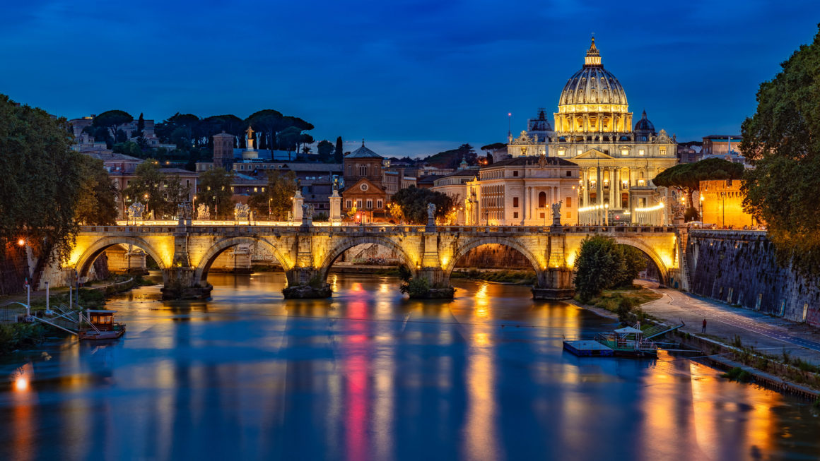 Rom bei Nacht – Engelsbrücke und Vatikan zur blauen Stunde